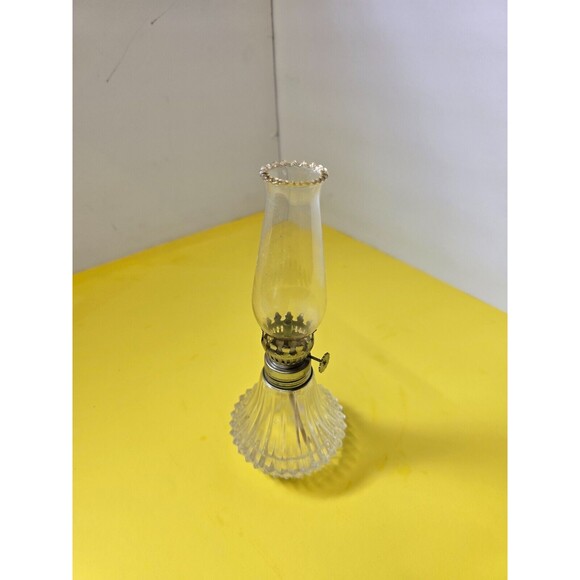 Vintage Lamplight Farms Small Clear Glass Oil Lamp Nickel Burner With Wick - Picture 3 of 5